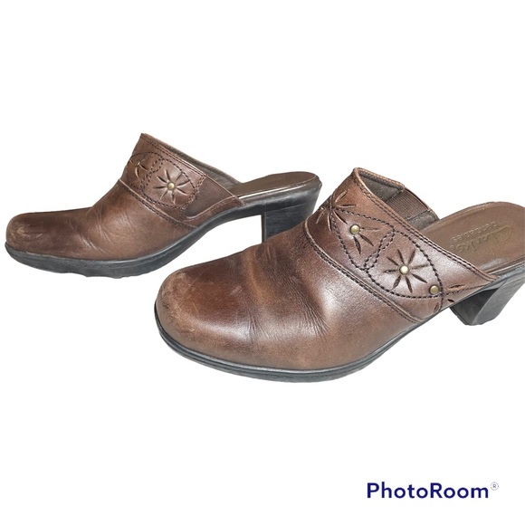 Clarks Leather Bendables Heeled Mules w/Flower detailing Brown Size 7M - Picture 4 of 9